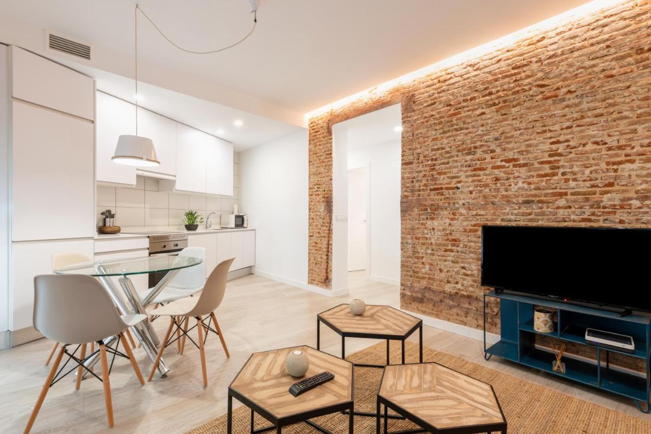 Bright And Modern- 2 Bedrooms 1bathroom- Mintystay - Bocangel Apartment *